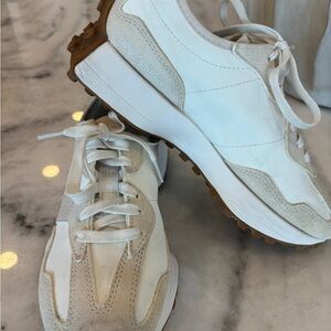New Balance 327 "Linen/Sea Salt" sneakers. Size 8.